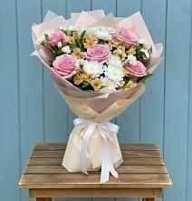 Букет цветов из:  Гвоздики, Орхидеи и Розы #REPLACE_PRED# Беково