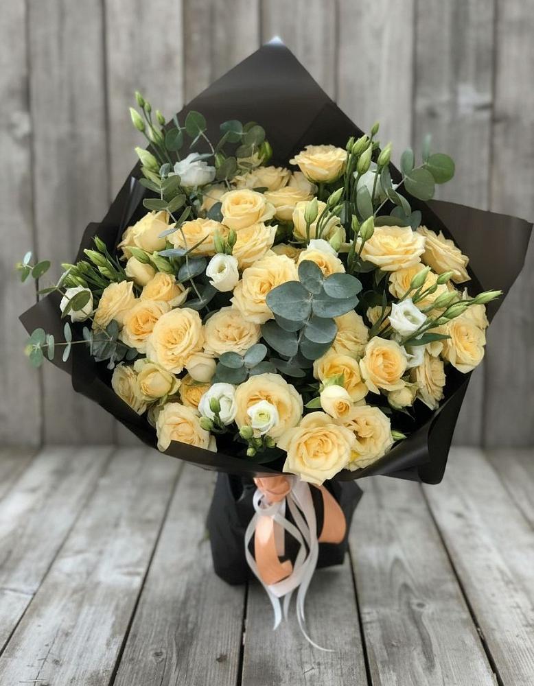 Букет цветов из: Розы и Лизиантусы в Беково