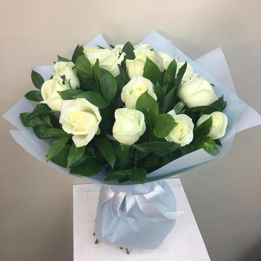 Букет 15 Белых роз Проуд в Беково
