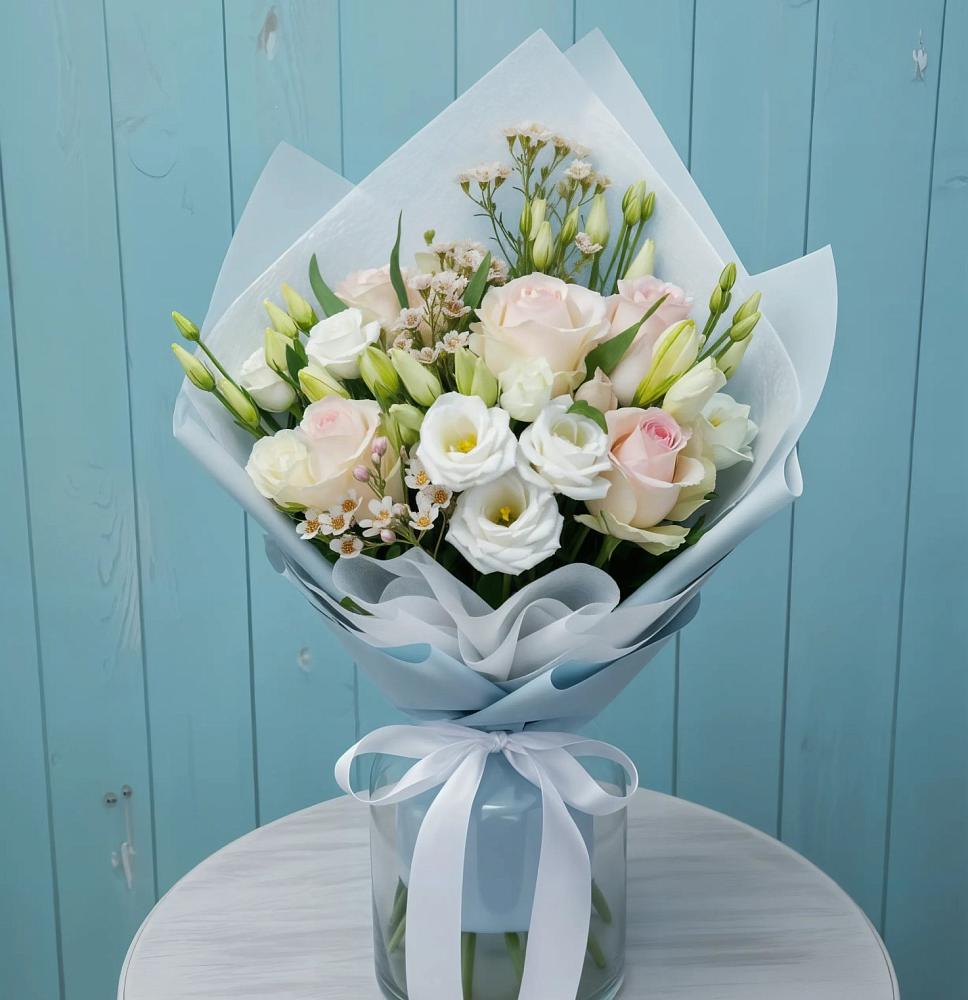 Букет цветов из: Розы и Лизиантусы в Беково