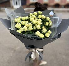 Букет Белые кустовые розы Солинеро в Беково