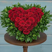 Цветочная композиция из Розы в виде сердца в Беково