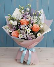 Букет цветов из:  Лизиантусы, Розы, Альстромерии и Гипсофила в Беково