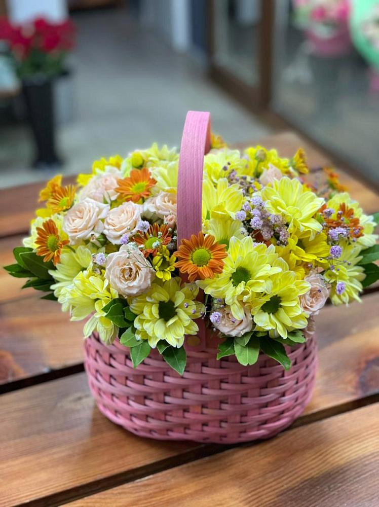 Цветочная композиция из Хризантемы и Розы в корзине в Беково