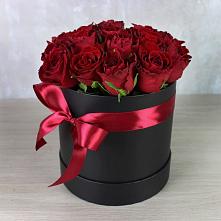 Цветочная композиция из Розы в шляпной коробке в Беково