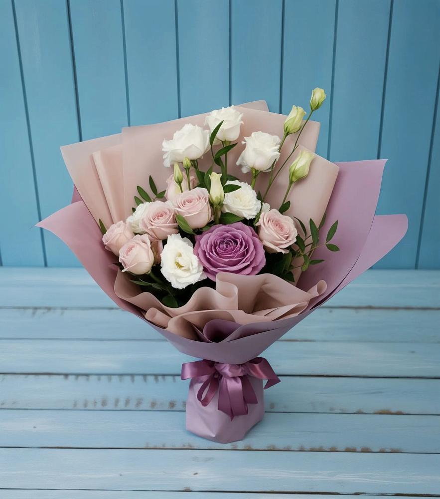 Букет цветов из: Розы и Лизиантусы в Беково